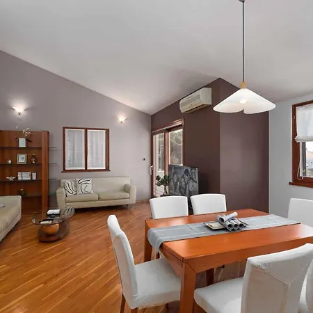 In Porec/istrien 10437 Apartamento *